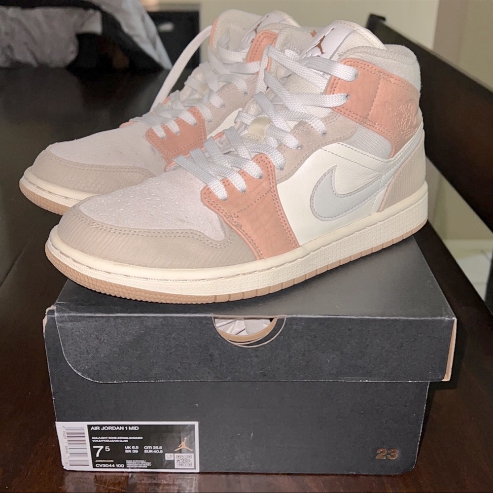 Air Jordan 1 Mid “Milan”